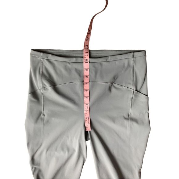 Lululemon Swift Speed High-Rise Tight 28"
Brushed Luxtreme - Picture 13 of 16